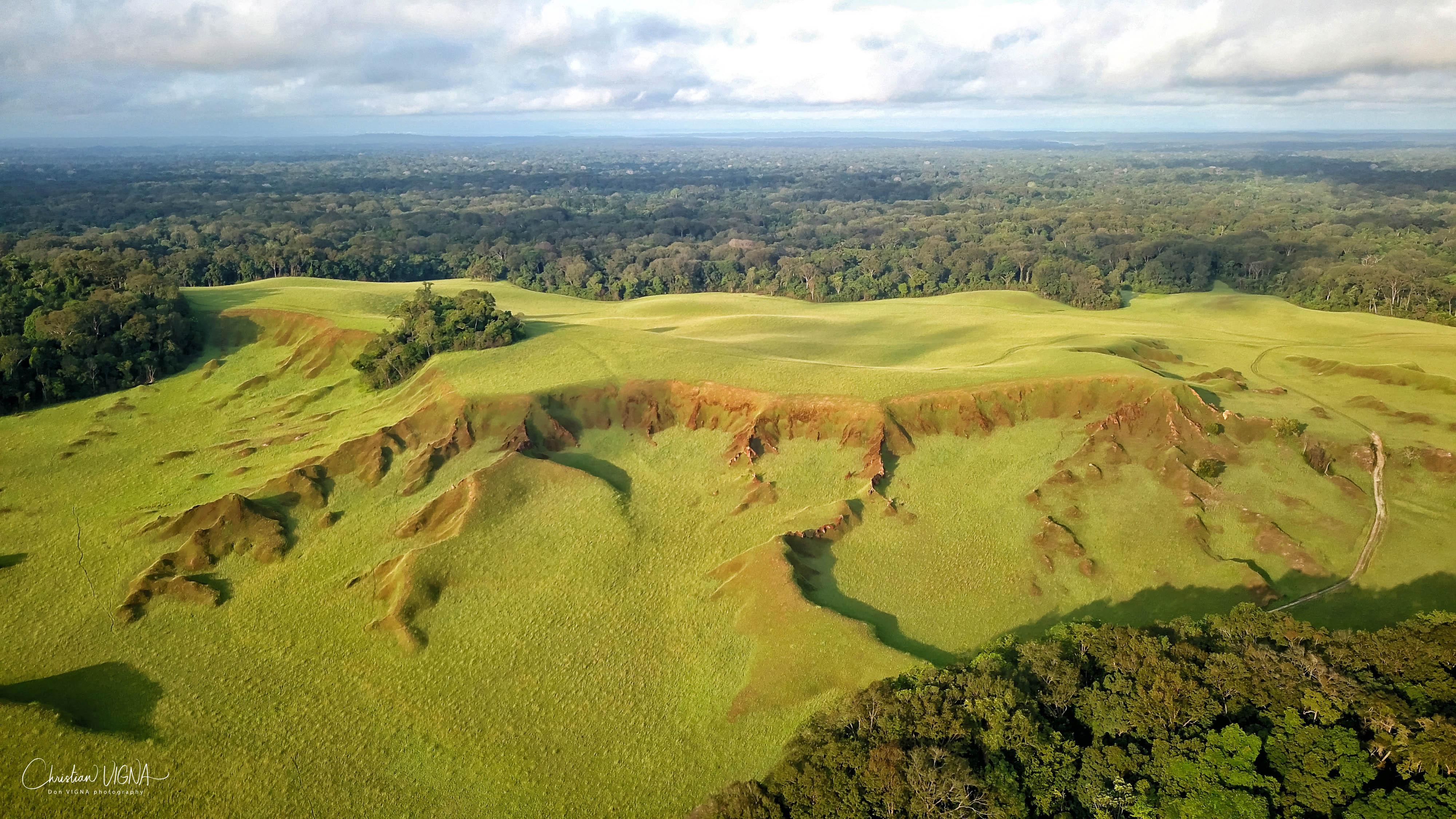 Illustration d'un paysage rural africain authentique au Gabon